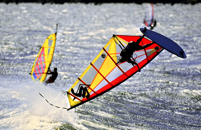 windsurfing in the columbia river gorge